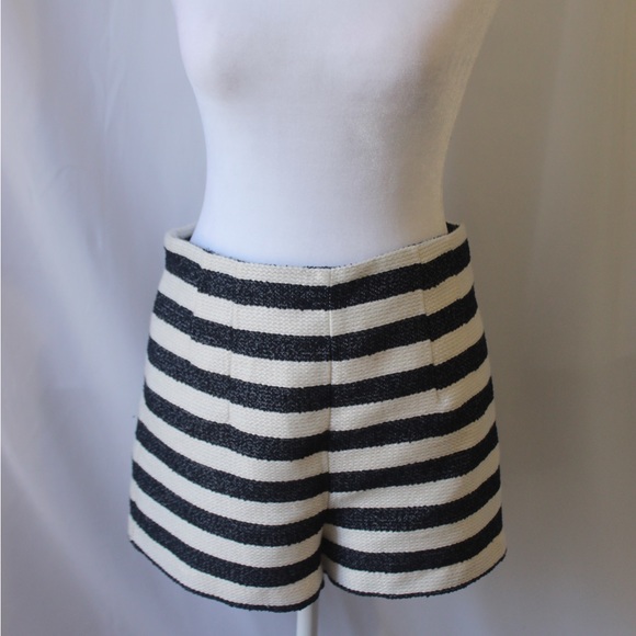 (EUC) BCBGeneration Nautical Shorts - Picture 5 of 8